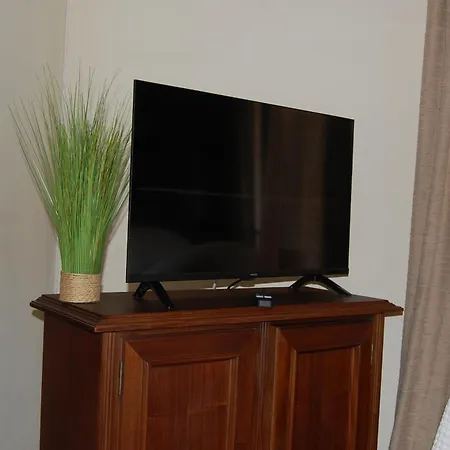 Amendoeirashouse-sustainableliving Bed & Breakfast