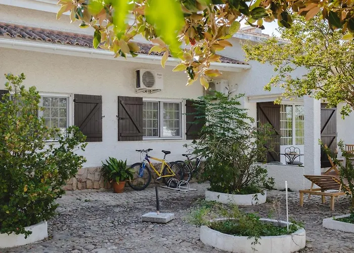 Alojamento de Acomodação e Pequeno-almoço Amendoeirashouse-sustainableliving 4*