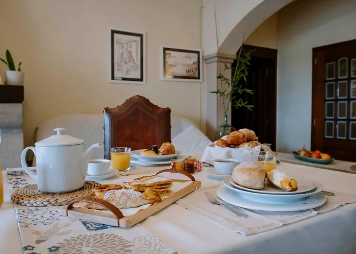 Alojamento de Acomodação e Pequeno-almoço Amendoeirashouse-sustainableliving 4*